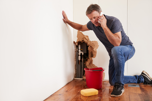 what to do in case of a plumbing emergency